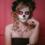 Calavera Chic: Maquillaje Paso a Paso para el Día de los Muertos